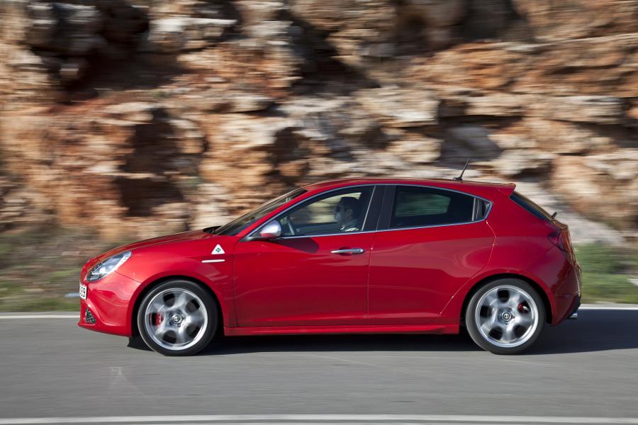  Alfa Romeo Giulietta Quadrifoglio Verde (940) 2010 года  (фото 14 из 48)